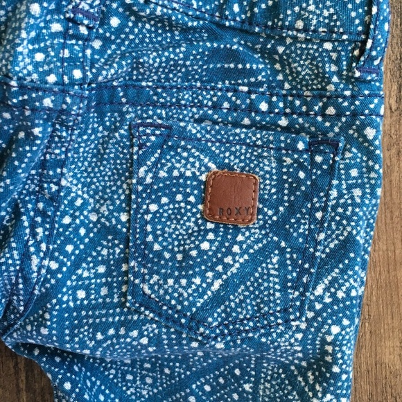 Roxy Teal and White Patterned pants - Picture 4 of 4